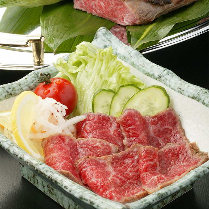 うし源本店 黒毛和牛ローストビーフ・タタキ寿